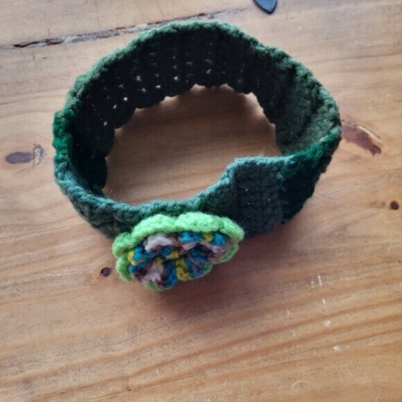 Handmade Crocheted Floral Headband Adult - Picture 5 of 5